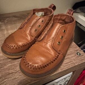 Toms toddler boy size 11 Tan Kids boots